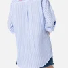 Camicia da donna in cotone Brigitte con stampa a righe azzurre