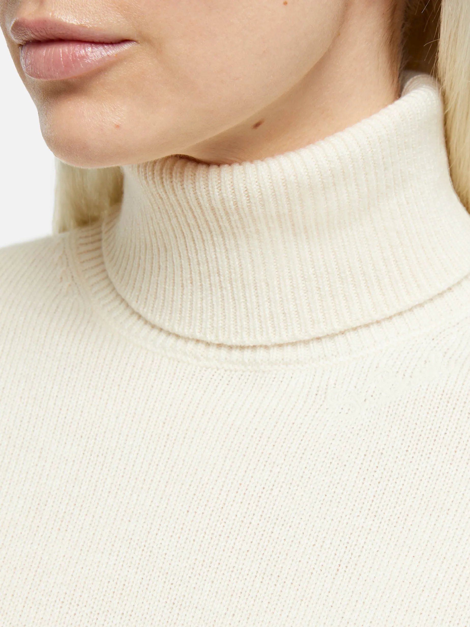 Maglione da donna Moody bianco a costine sottili