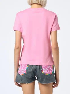T-shirt da donna girocollo Emilie in jersey di cotone con ricamo Stressed but Well Dressed